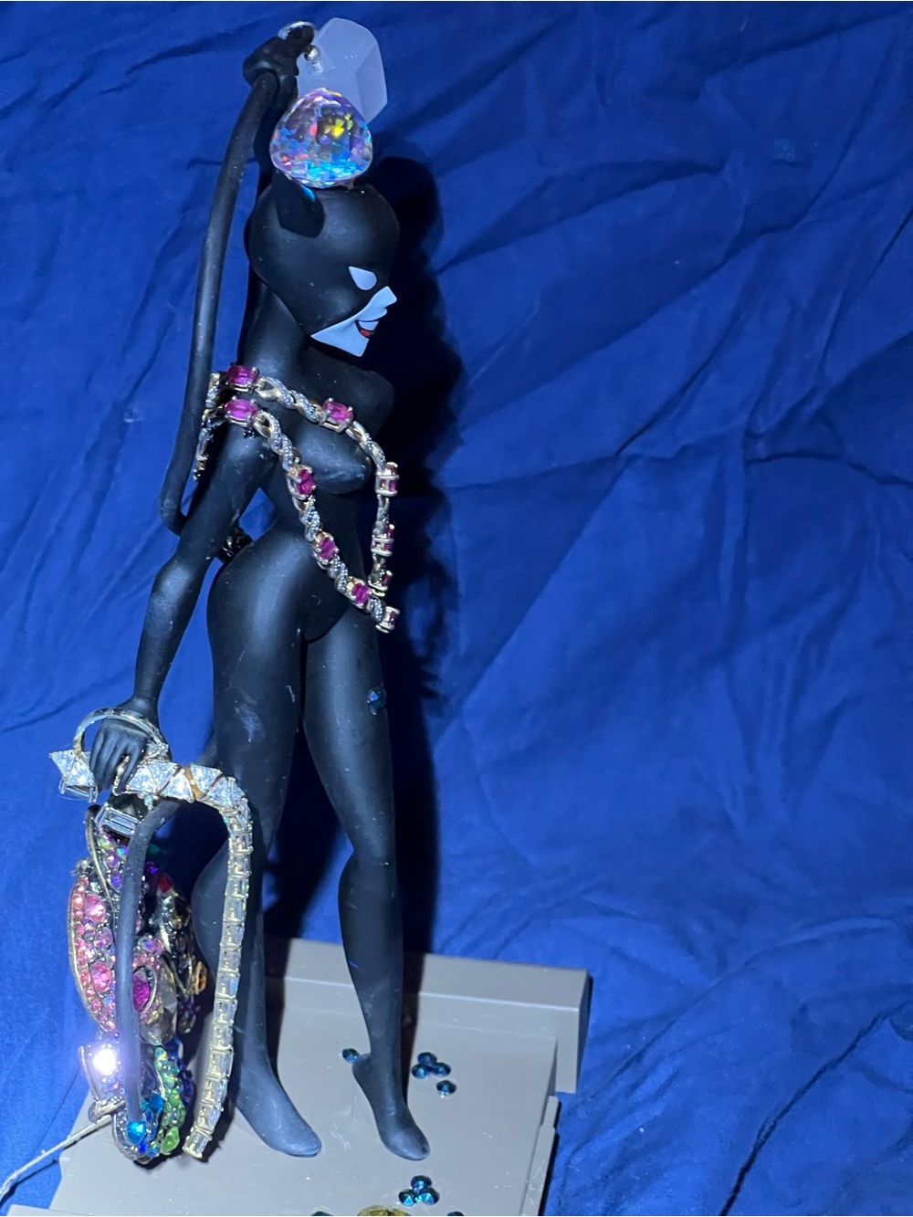 11” Jeweled Catwoman Collectible — Genuine Gemstone Embellishments 💎 - Picture 5 of 14